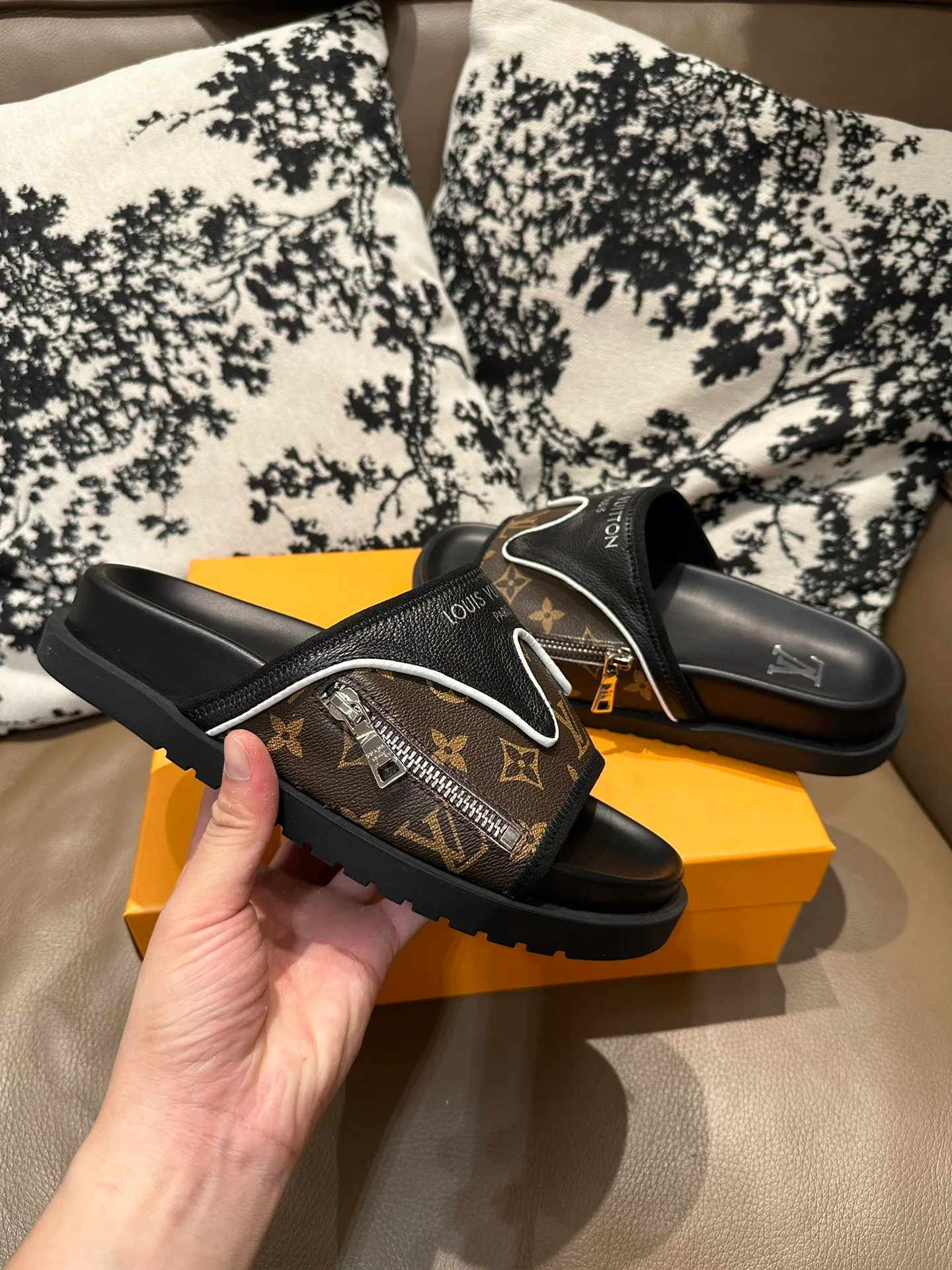 Men's shoes 💰340💰 LV zipper new style, cowhide surface, sheepskin lining, size 36-46